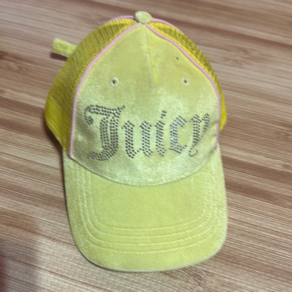 ❌❌ SOLD - NEW Juicy Couture yellow velour velvet rhinestone trucker hat